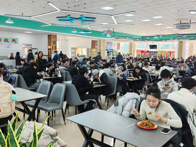 创业新机遇 12图超大档口，设备齐全，轻松入驻
